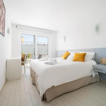 Contemporary Flat A Few Steps From The #1944 דירה לאגוּ‏ש