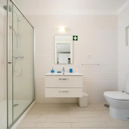 Contemporary Flat A Few Steps From The #1944 * Лагуш